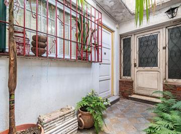 PH · 130m² · 4 Ambientes · Venta PH de Revista 144 m² en La Mejor Zona de Caballito Luminoso