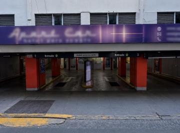 Garage , Recoleta · Venta / Alquiler de Una Cochera en Azcuénaga N°1048 - Recoleta