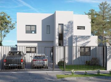 Casa · 177m² · 5 Ambientes · 1 Cochera · Casa en Capital