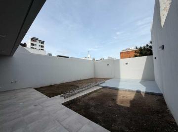 Departamento · 55m² · 3 Ambientes · Venta Depto 3 Amb con Gran Patio - en Caseros