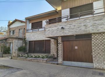 Casa · 292m² · 5 Ambientes · 1 Cochera · Casa en Venta Barrio Bombal con Tour Virtual