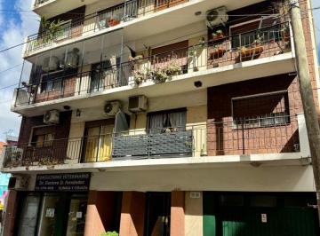 Departamento de 2 ambientes, Vicente López · Excelente Depto. 2 Amb con Patio y Cochera. Próximo Av y Estación