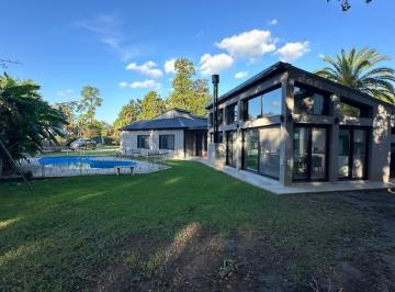 Casa · 300m² · 5 Ambientes · 3 Cocheras · Casa en Alquiler Temporada Verano Ezeiza