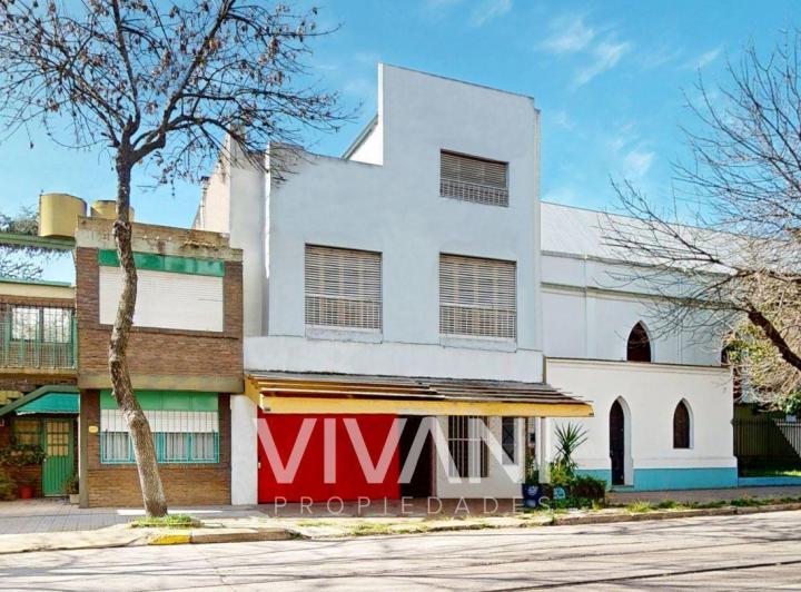 Casa · 195m² · 7 Ambientes · 2 Cocheras