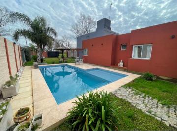 Casa · 130m² · 4 Ambientes · 3 Cocheras · Casa 3 Dorm. con Pileta y Cochera
