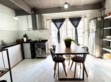 Casa · 189m² · 7 Ambientes · 2 Cocheras · Casa en Venta 7 Ambientes Bosques Florencio Varela