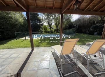 Casa · 131m² · 5 Ambientes · 2 Cocheras · Venta - Casa en Pilar del Lago - Pileta y 3 Dorm.
