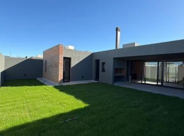 Casa · 195m² · 5 Ambientes · 2 Cocheras · Casa en Una Planta - 3 Dor - Mansos del Sur