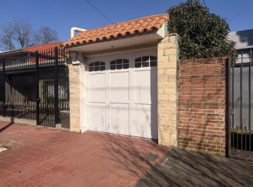 Depósito · 212m² · 4 Ambientes · 2 Cocheras · Depósito y Oficinas en Alquiler en Banfield