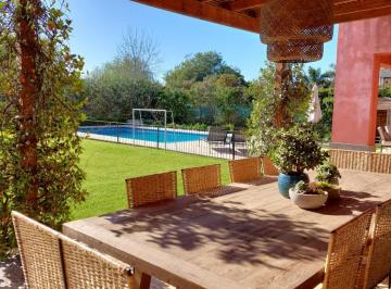 Casa · 400m² · 8 Ambientes · Casa en Alquiler Temporario en Las Liebres, Pilar
