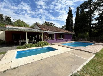 Casa · 250m² · 7 Ambientes · 1 Cochera · Venta Casa 6 Ambientes en General Rodriguez C/ Pileta y Garage