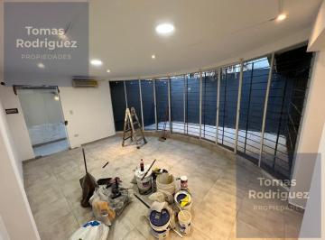 Oficina comercial · 30m² · 1 Ambiente · Amplio Monoambiente con Patio y A/a | Planta Baja | Zona Plaza Conesa