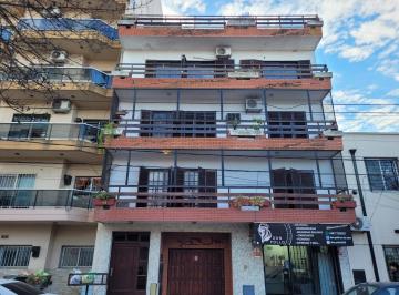 Departamento · 90m² · 4 Ambientes · 1 Cochera · Departamento en Alquiler Zona Centro Zárate