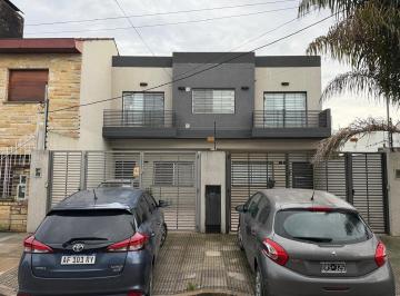 Casa · 120m² · 4 Ambientes · 1 Cochera · Duplex Venta Haedo 4 Ambientes