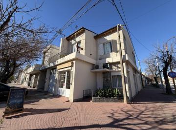 Casa · 130m² · 4 Ambientes · 1 Cochera · Vivienda de Dos Dorm. en Esquina de Barrio San Martín