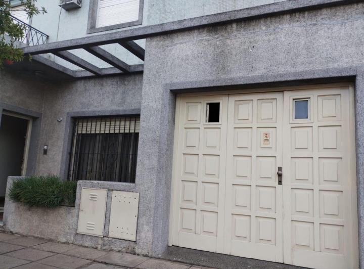 Casa · 130m² · 4 Ambientes · 1 Cochera