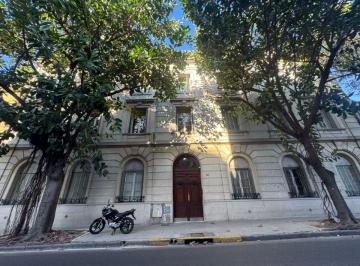 Departamento de 3 ambientes, Constitución · Alquiler 3 Amb C/dep Antiguo Excelente Estado/ 1º por Escalera