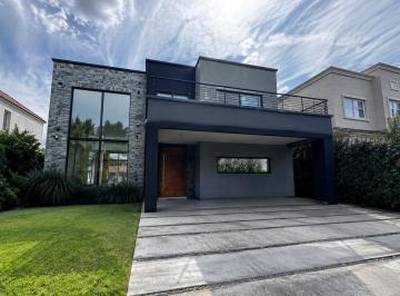 Casa · 287m² · 5 Ambientes · 2 Cocheras · Casa en Bella Vista Chico