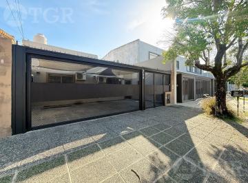 Casa · 84m² · 3 Ambientes · 2 Cocheras · Venta Casa 3 Ambientes, Jardín con 2 Cocheras en San Andrés, Zona Agustiniano.