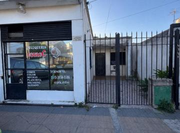 Casa · 46m² · 3 Ambientes · 1 Cochera · Casa en Venta con Local San Jose