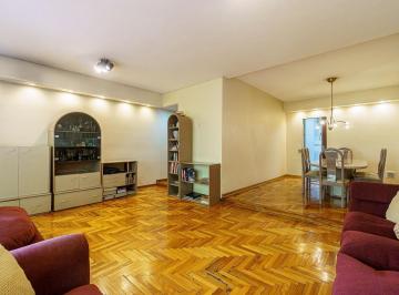 Departamento · 118m² · 4 Ambientes · 1 Cochera · Venta Flores 3 Dorm. y Dependencia con Balcón Corrido Al Frente