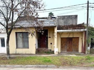 Casa · 151m² · 6 Ambientes · 1 Cochera · Oportunidad de Inversión en Una Zona Consolidada | Venado Tuerto