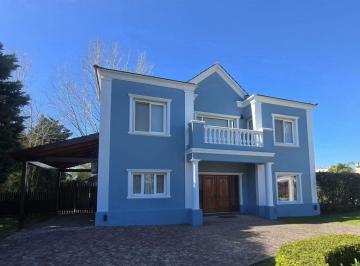 Casa · 303m² · 6 Ambientes · 1 Cochera · Venta Casa 6 Ambientes en La Lomada de Pilar
