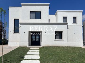 Casa · 230m² · 6 Ambientes · 2 Cocheras · Casa Venta 4 Dorm. Barrio Santa Ana Lote de 661 m² Villanueva Tigre