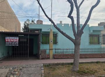 Casa de 6 ambientes, Presidente Sarmiento · Barrio Vandor