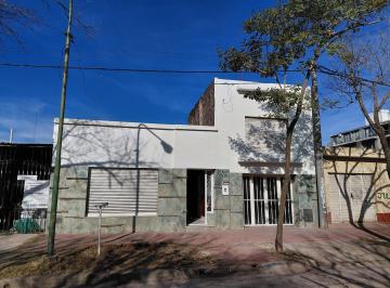 Casa · 144m² · 4 Ambientes · 1 Cochera · Vivienda Céntrica con Dos Dorm. Apta Para Crédito