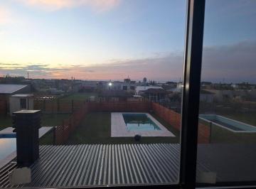 Casa · 380ha · 4 Ambientes · 1 Cochera · Casa Moderna Recién Estrenada en 2 Plantas en Sol de Domselaar Venta Urgente