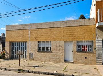 Casa · 97m² · 4 Ambientes · 2 Cocheras · Venta Casa 2 Dorm. Apta Credito
