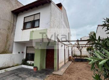 Departamento de 4 ambientes, San Bernardo · Triplex Al Frente con Posibilidad de Local!