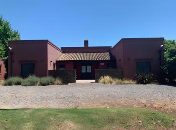 Casa · 420m² · 5 Ambientes · 4 Cocheras · Venta Casa 5 Ambientes 420 m² Cocheras Pileta Quincho en La Primavera Golf Clubb Carlos Keen
