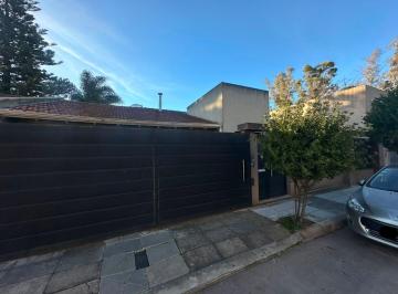 Casa · 147m² · 5 Ambientes · 1 Cochera · Alq Temporario Casa 5 Amb + Cochera + Pileta + Quincho