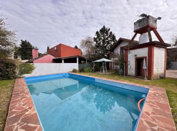 Casa · 129m² · 4 Ambientes · 1 Cochera · Venta de Casa de 5 Ambientes en Barrio Montecarlo del Viso Pilar