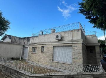 Casa · 154m² · 3 Ambientes · 1 Cochera · Venta Casa 3 Ambientes C/patio Terraza y Cochera