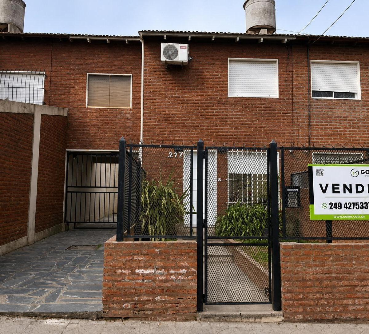 Casa en venta en zona carrefour | excelente ubicacion Y estado