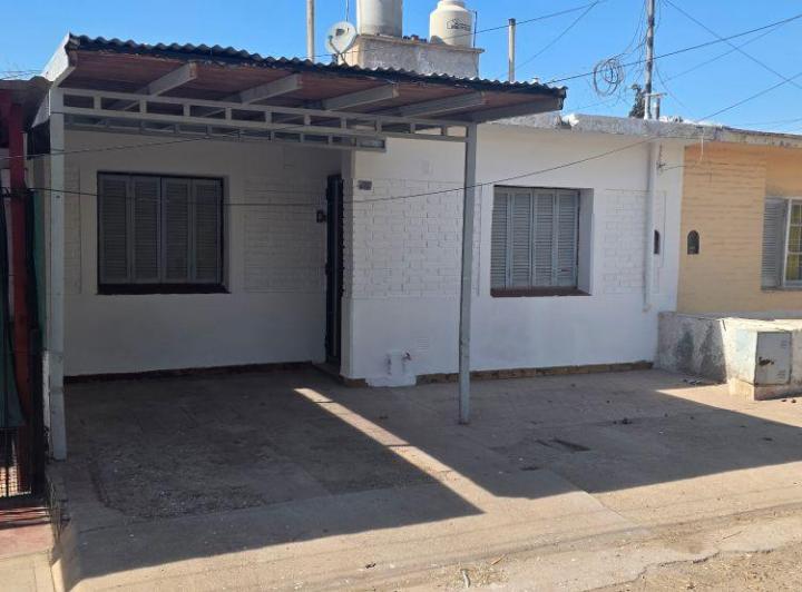 Casa · 100m² · 5 Ambientes · 1 Cochera