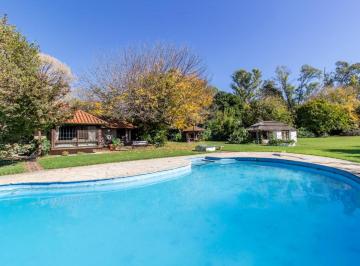 Quinta vacacional de 3 ambientes, Berazategui · Casa Quinta con Quincho Pileta y Parrilla - 3 Lotes Propios