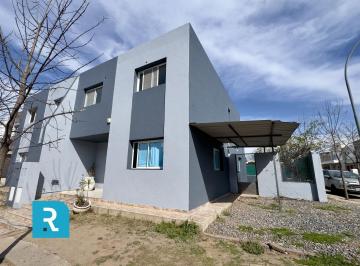 Casa · 180m² · 4 Ambientes · 2 Cocheras · Duplex en Venta - Chacras del Norte - 3 Dorm.