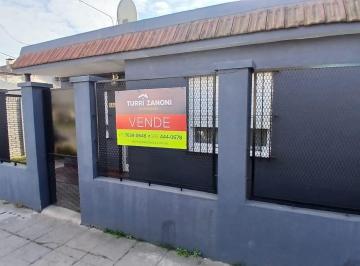 Casa · 45m² · 3 Ambientes · Casa en Venta - Maquinista Savio