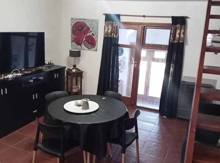 Casa · 75m² · 5 Ambientes · 1 Cochera