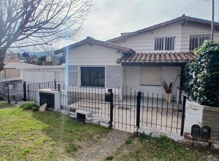 Casa · 105m² · 3 Ambientes · 1 Cochera