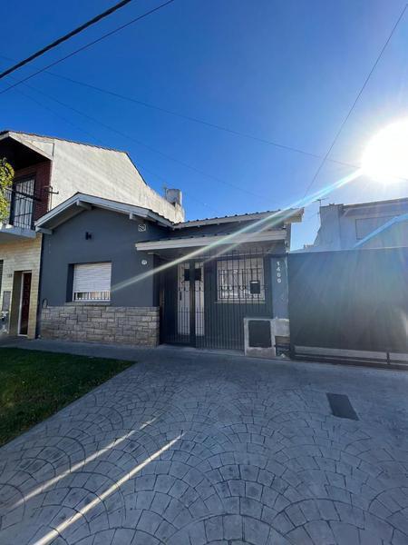 Casa 4 amb, 312m² en Malvinas Argentinas — Muy buena estado