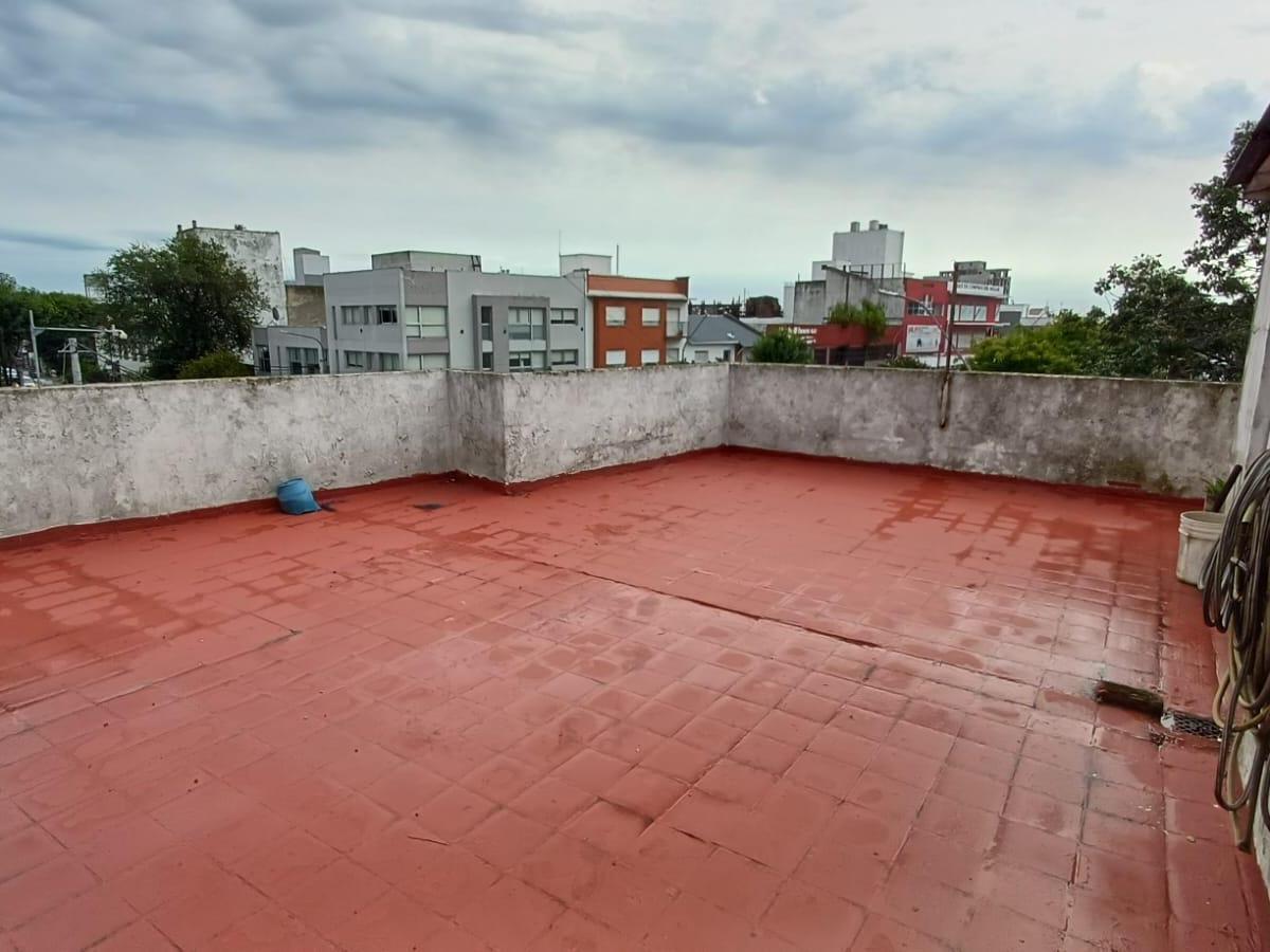 ph de 4 Ambientes con Quincho y Terraza Frente al hpc