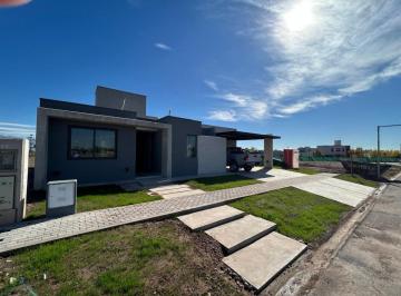 Casa de 4 ambientes, General Gutiérrez · Casa Lomas de Torreón, Una Planta, 3 Dorm, 3 Baños, Calef, Jardín, Cochera