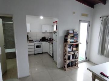 Departamento · 35m² · 2 Ambientes · Alquiler 2 Ambientes - 2° Piso por Escalera - Lanus