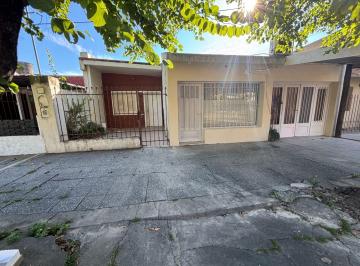 Departamento · 65m² · 3 Ambientes · Alquiler Departamento 2 Dorm. con Patio