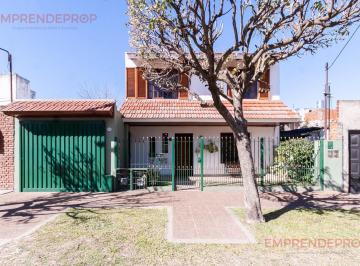 Casa · 87m² · 6 Ambientes · 3 Cocheras · Casa 6 Ambientes en Venta en Luis Guillón